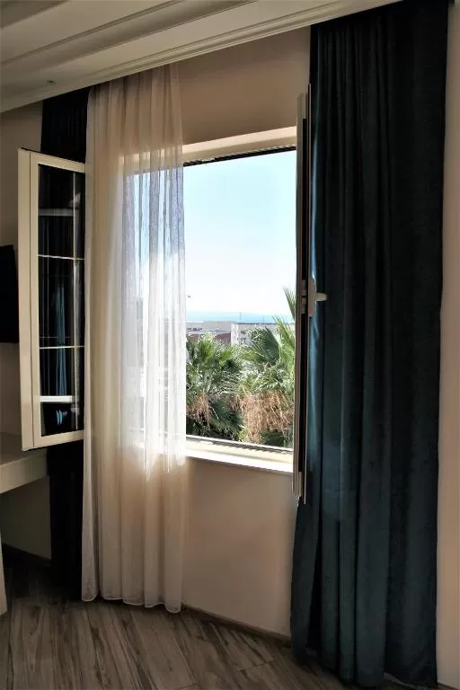 Veliera - STD TRPL room 4.jpg